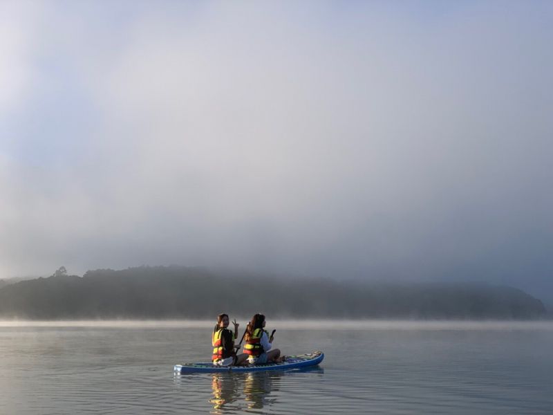 Kayaking in tuyen lam lake